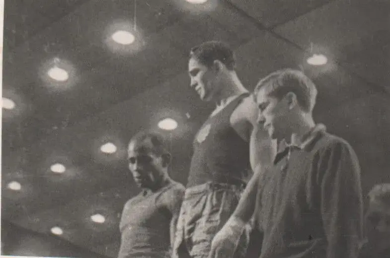 Минск, 1970 г. Первый международный турнир на призы минского Дворца спорта. Анатолий Березюк в центре, на высшей ступеньке пьедестала.