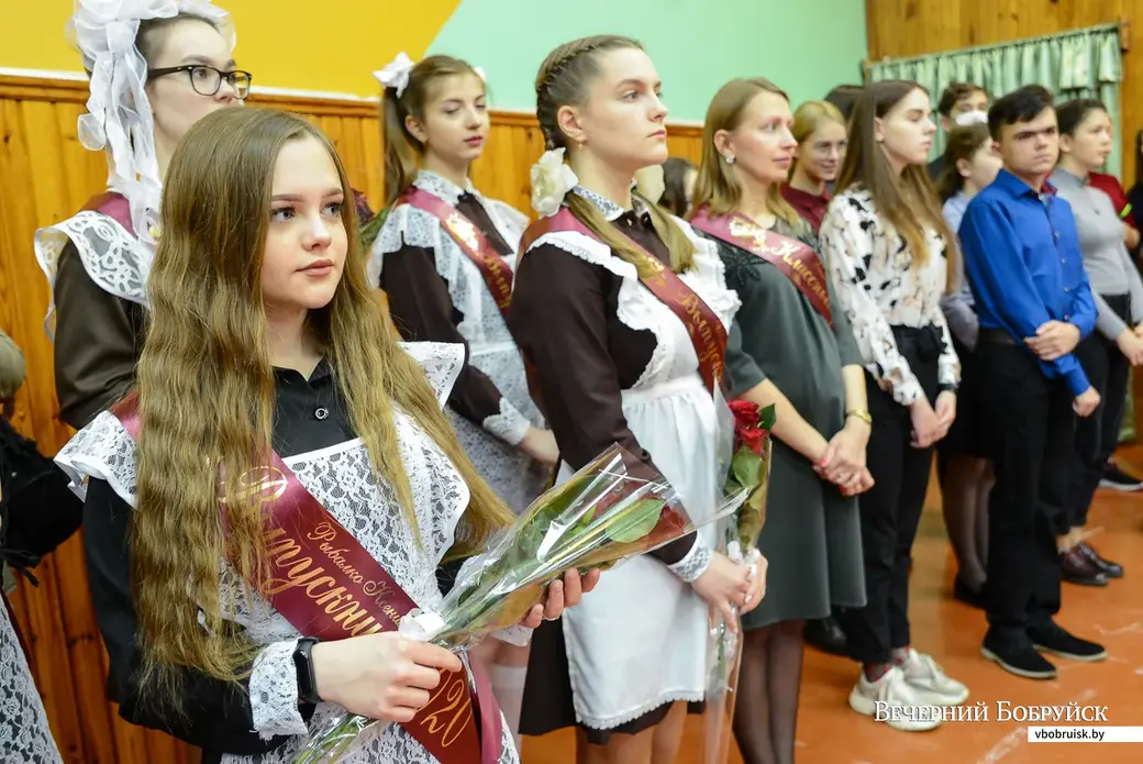 30.05.2020. Бобруйск. Прощальная школьная линейка в средней школе №1.