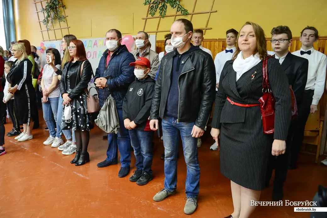 30.05.2020. Бобруйск. Прощальная школьная линейка в средней школе №1.