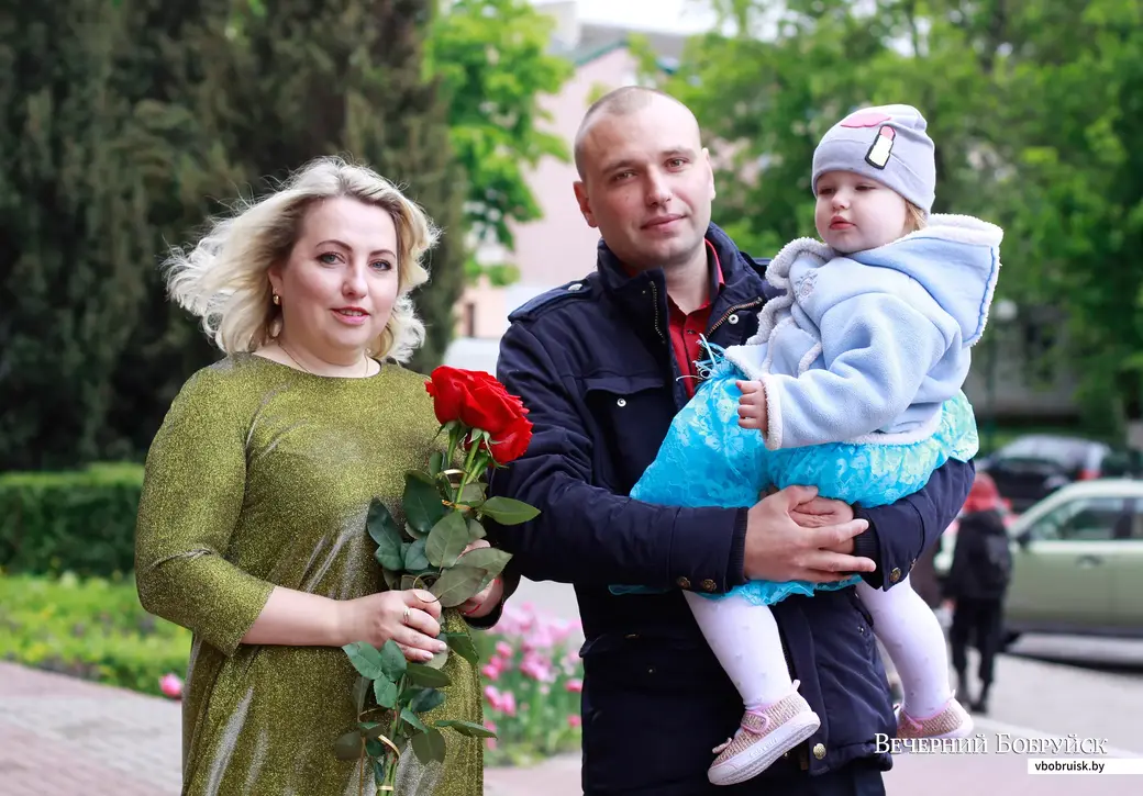 Ольга Песня и Василий Демидович зарегистрировали свой брак спустя семь лет отношений, 29 мая.