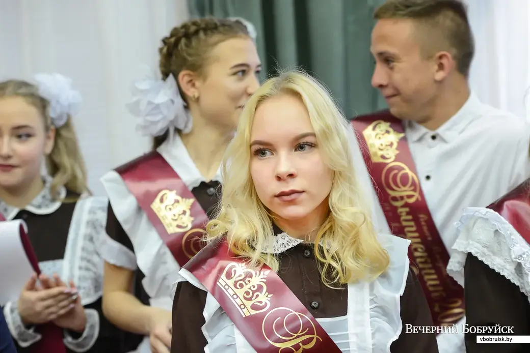 30.05.2020. Бобруйск. Прощальная школьная линейка в средней школе №1.