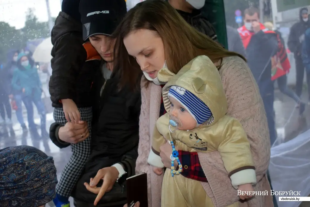 30.05.2020, Бобруйск. Сбор подписей за потенциальных кандидатов в президенты Тихановскую и Цепкало.