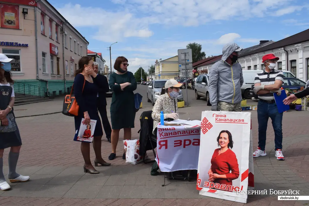 6.06.2020, Бобруйск. Сбор подписей за выдвижение кандидатами в президенты у Центрального рынка.