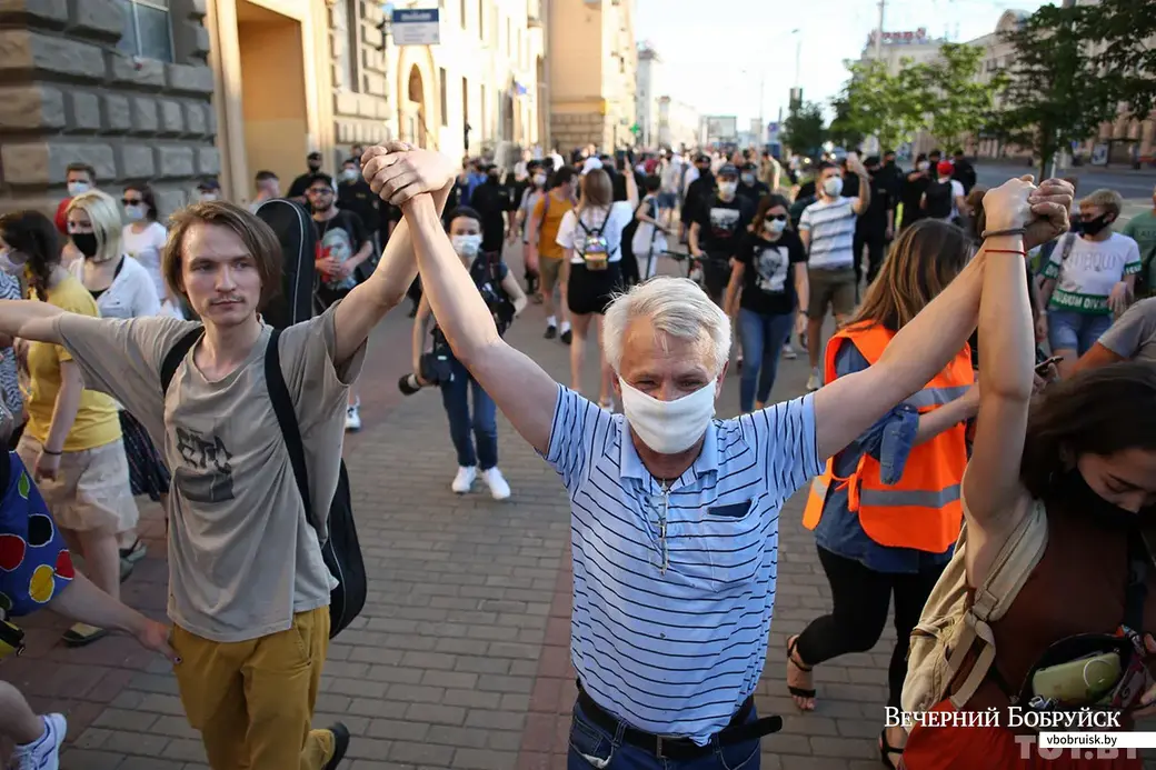 «Цепь солидарности» в Минске. Фото: Вадим Замировский, TUT.BY
