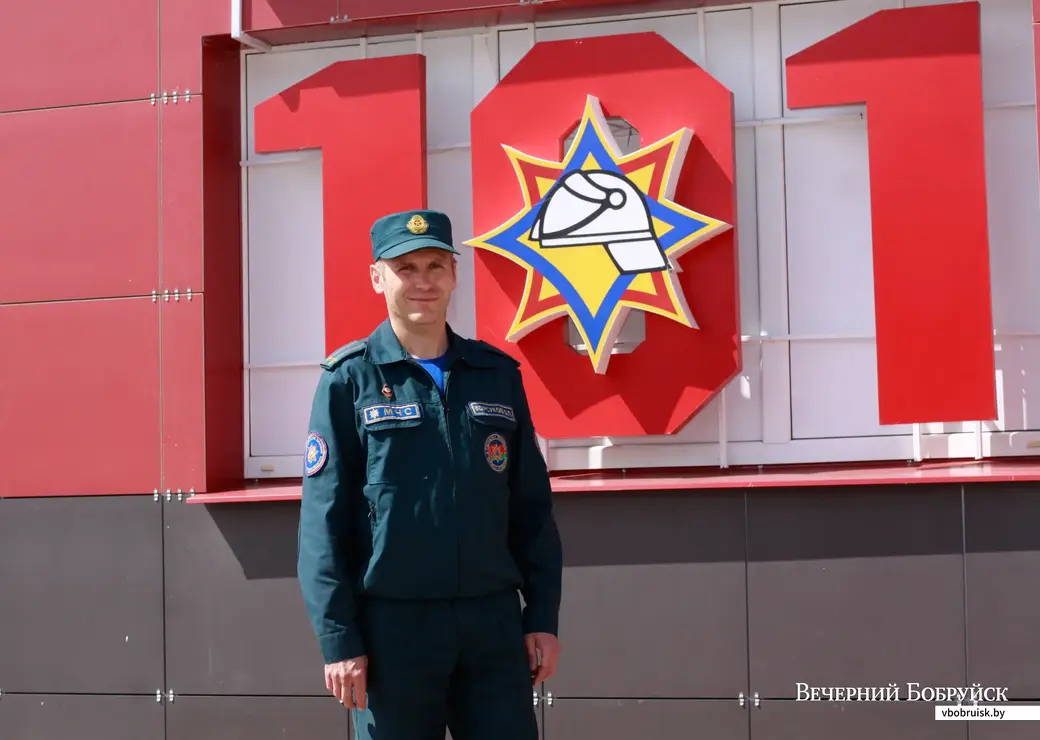 «Дома автоматически из режима «спасатель» переключаюсь в режим «папа», улыбается Олег Петрович.