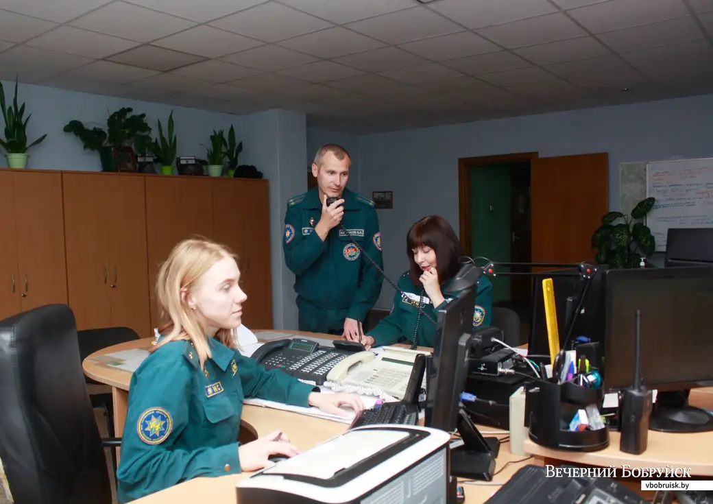 Девушки могут работать в горрайотделе по ЧС в двух случаях: диспетчером или пропагандистом.