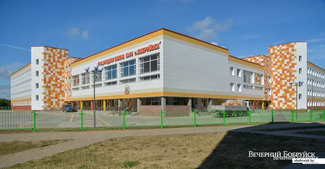 Школа на Западном в Бобруйске. Школа в 7-ом микрорайоне будет аналогична.