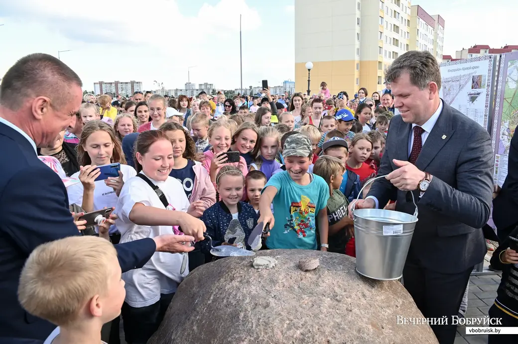 01.08.2020. Бобруйск. Закладка капсулы на месте строительства новой школы в микрорайоне №7