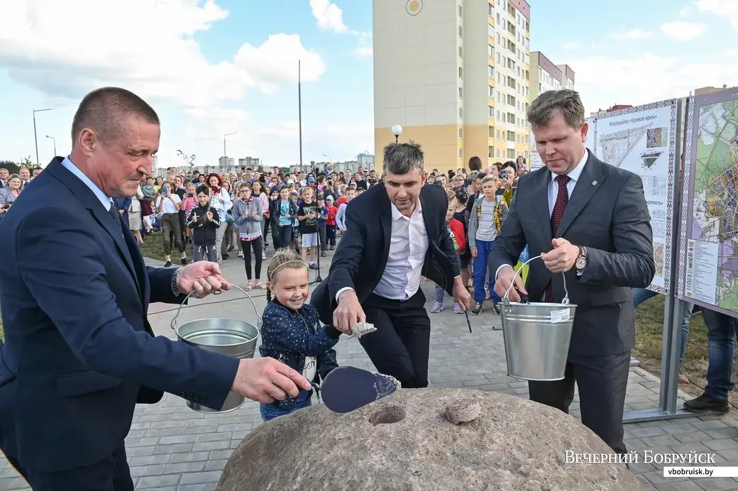 01.08.2020. Бобруйск. Закладка капсулы на месте строительства новой школы в микрорайоне №7