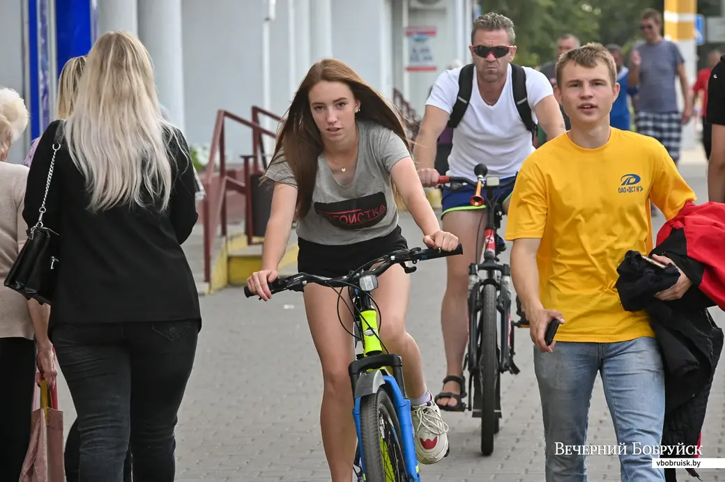 03.08.2020. Бобруйск. Прекрасные велосипедистки