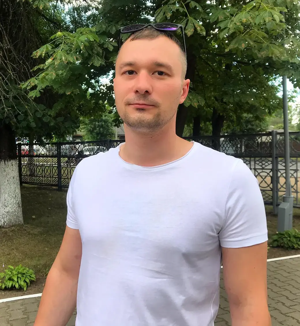 Павел Барсов приехал в Бобруйск из Минска, чтобы проголосовать. Фото Евгении Винник.