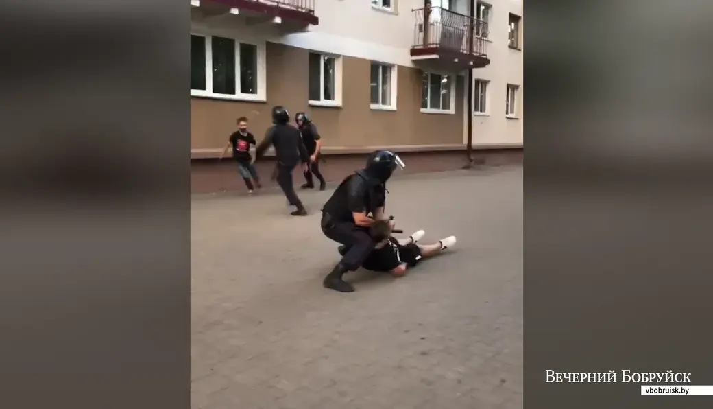 Задержания на площади Ленина 10 августа 2020 года