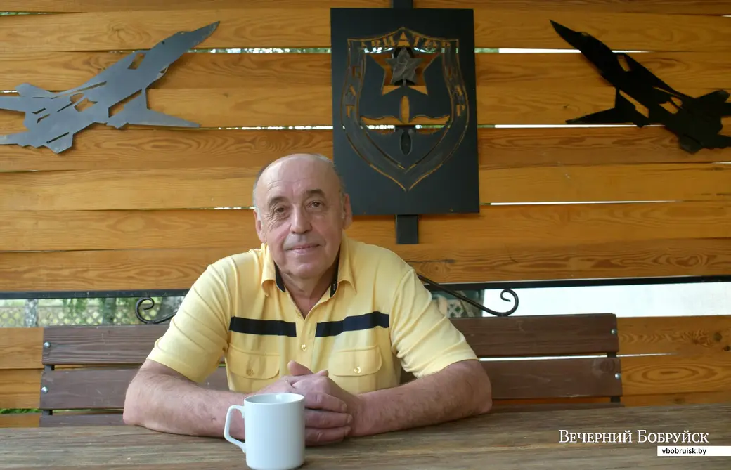 Виктор Ярыгин, бывший командир корабля дальней авиации.