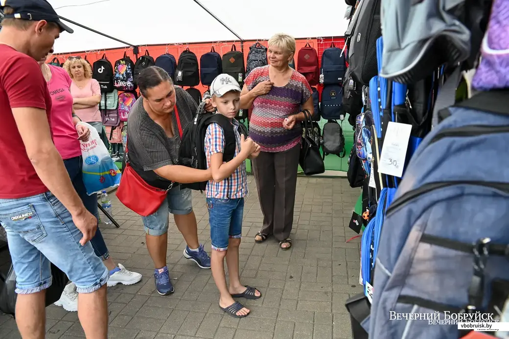 25.08.2020. Бобруйск. Школьный базар у центрального рынка