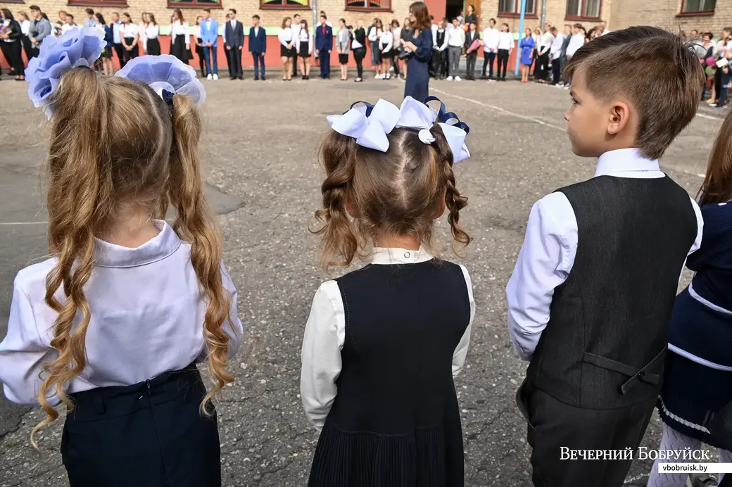 01.09.2020. Бобруйск. Торжественная линейка по случаю Дня знаний 1 сентября в гимназии №3