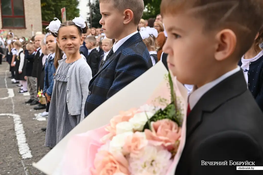 01.09.2020. Бобруйск. Торжественная линейка по случаю Дня знаний 1 сентября в гимназии №3