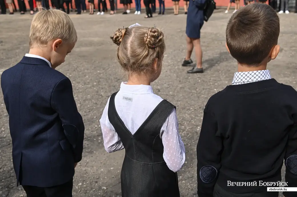 01.09.2020. Бобруйск. Торжественная линейка по случаю Дня знаний 1 сентября в гимназии №3