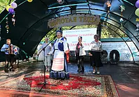 Веник с «евриками» для любимого зятя: в бобруйском парке соревновались тещи