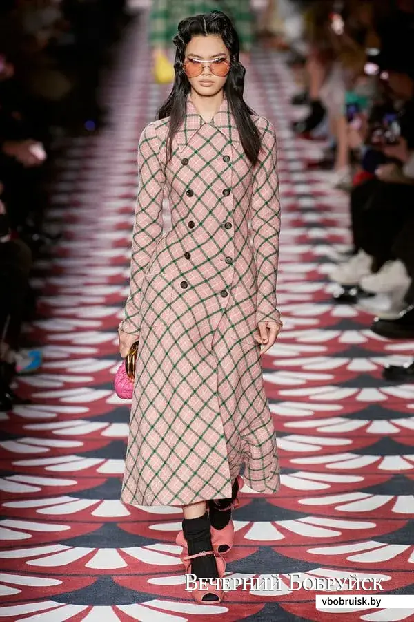 Пальто в клетку miumiu. Фото miumiu.com