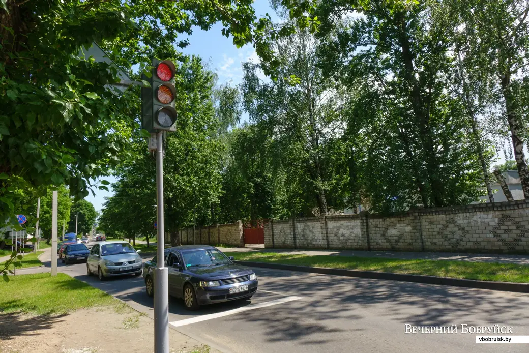 Улица Гоголя у перекрестка с улицей Пионерской
