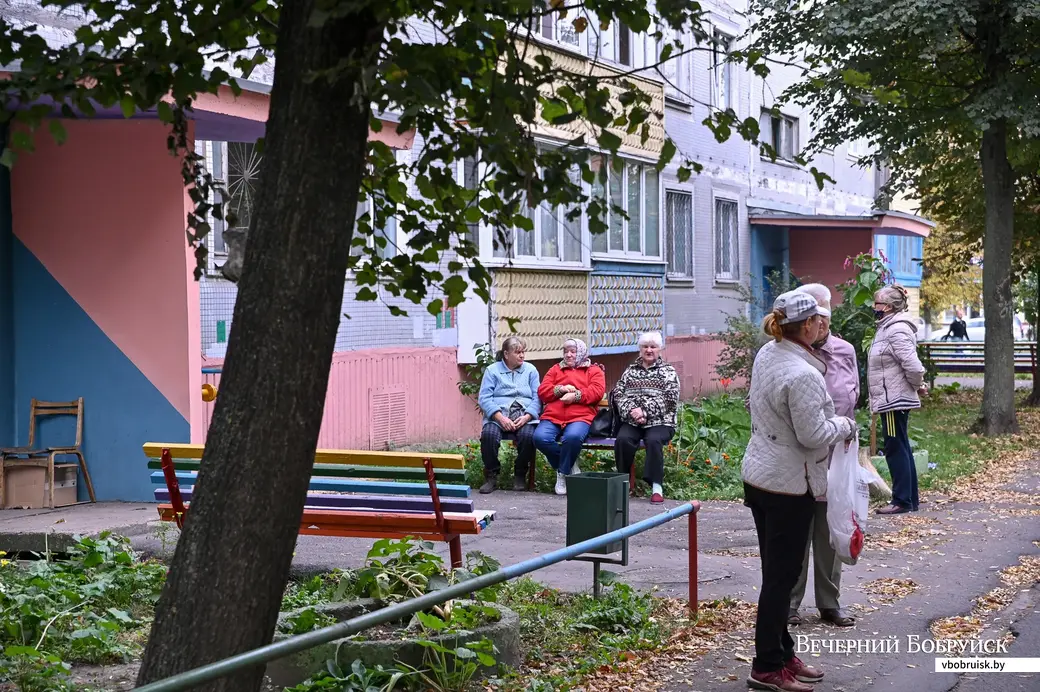 30.09.2020. Бобруйск. Во дворе дома №41 по улице Лынькова.