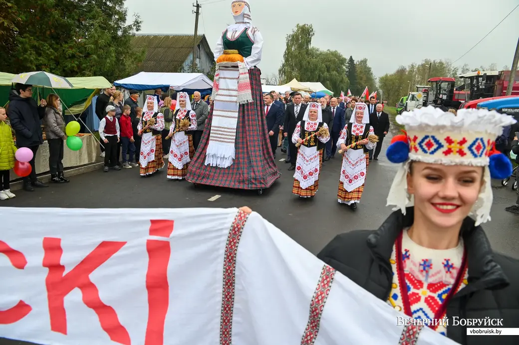 09.10.2020. Бобруйск. Районный фестиваль-ярмарка тружеников села «Дожинки-2020» в агрогородке Михалево-1