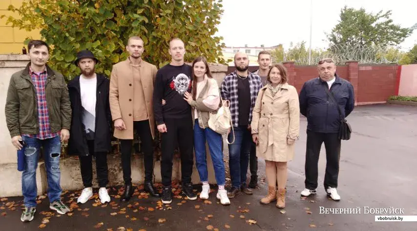 В центре Артем Щербич, Кристина Семенчук. Александр Жуковский (четвертый справа). Фото: Денис НОСОВ