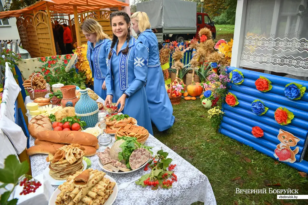 09.10.2020. Бобруйск. Районный фестиваль-ярмарка тружеников села «Дожинки-2020» в агрогородке Михалево-1