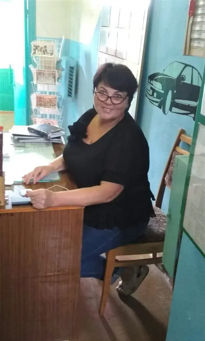 «Я заслуженный молодой пенсионер с большим стажем и опытом, разве что с маленькой пенсией», так что, приходится подрабатывать в охране Центра творчества детей и