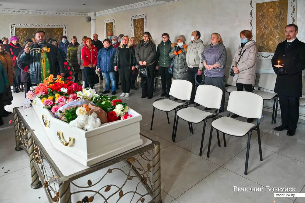 05.11.2020. Бобруйск. Отпевание Елены Ивановны Кузиной-Сидельниковой в ритуальном зале.