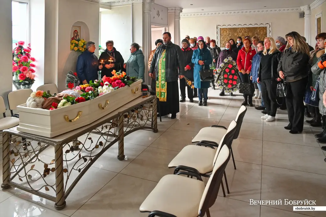 05.11.2020. Бобруйск. Отпевание Елены Ивановны Кузиной-Сидельниковой в ритуальном зале.