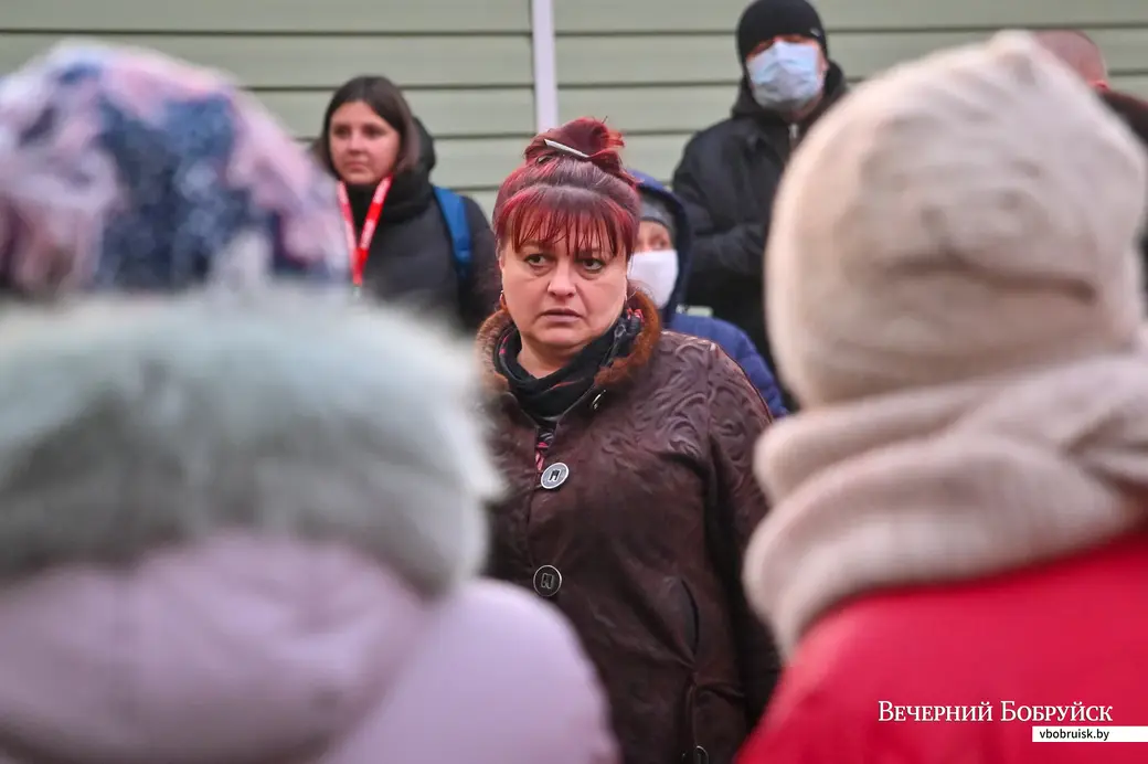 26.11.2020. Бобруйск. Жильцы домов по улице Рокоссовского встречаются с представителями городской власти по поводу сложившейся неблагоприятной обстановки у