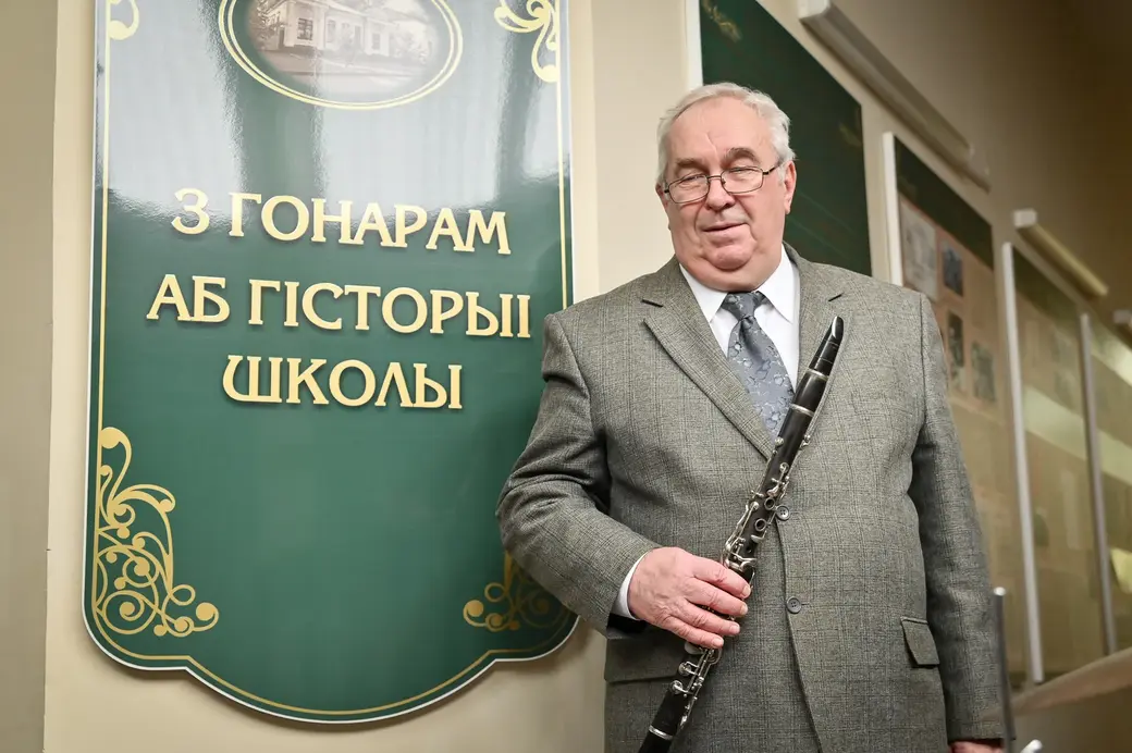 19.11.2020. Бобруйские музыканты 60-80-х годов. Валерий Епифанов в музыкальной школе №1, где более 50 лет назад учился. Фото Александра Чугуева
