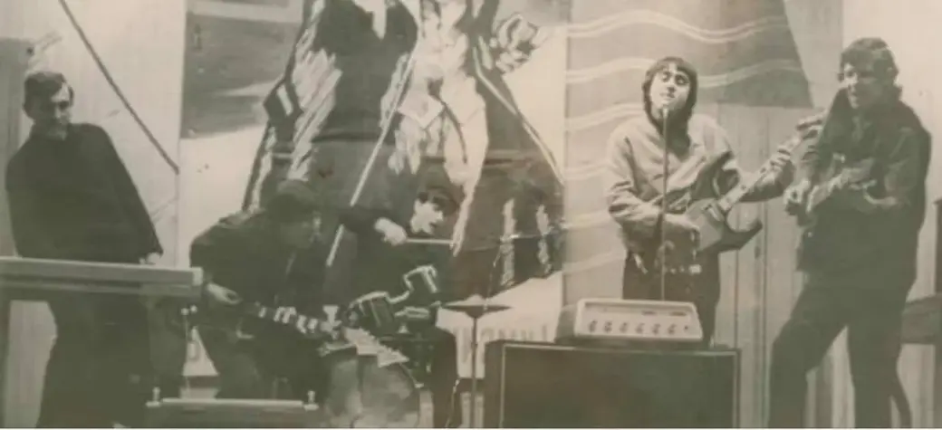 Бобруйский рок 1960-х. «Звёздные братья» на костёльной сцене. Справа – Пётр Литвинов