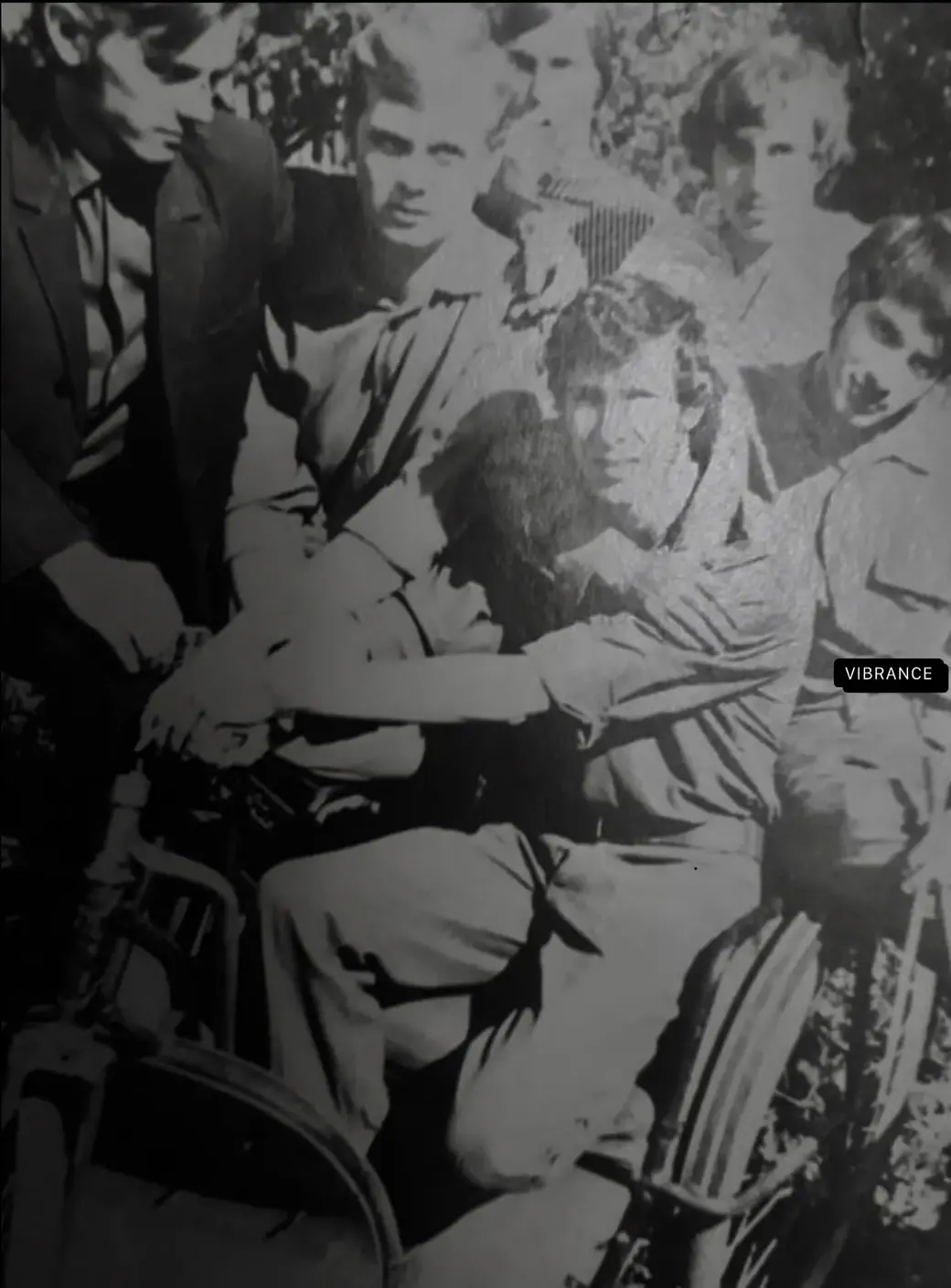 Бобруйские музыканты 1960-80-х годов. Члены клуба «Кирпичики»: Стоят: Игорь Хурсан, Вася Ковальчук, Женя Рябченко, Коля Вышемирский, Гена Мерненко, сидит Пётр Литвинов.