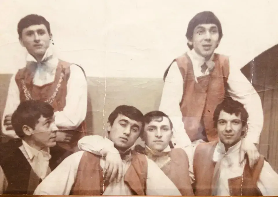 Бобруйские музыканты 60-80-х годов. «Звёздные Братья» конца 60х. Сверху: Василий Хорохор (барабаны), Виталий Рыженков (ритм гитара). Снизу: Валентин Хомиченко