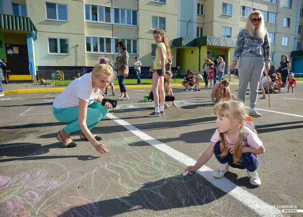 Бобруйск, празднование международного дня соседей во дворе дома на Георгиевском проспекте 2018 год. Фото из архива «ВБ».
