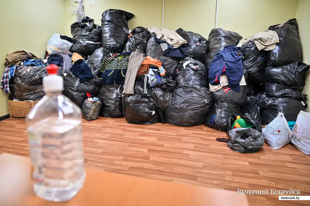 02.12.2020. Бобруйск. Благотворительная организация «Справедливая помощь» помогает малоимущим с едой и одеждой