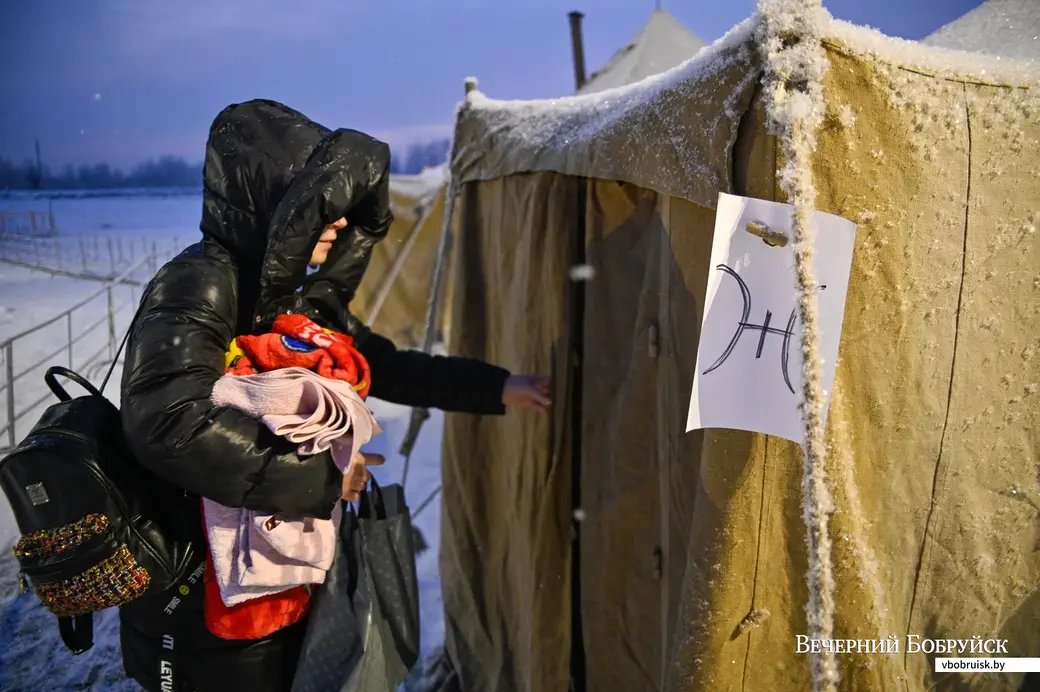 19.01.2021. Бобруйск. Крещенское окунание в прорубь на городской спасательной станции №2