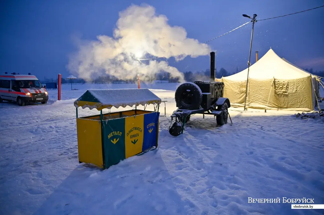 19.01.2021. Бобруйск. Крещенское окунание в прорубь на городской спасательной станции №2