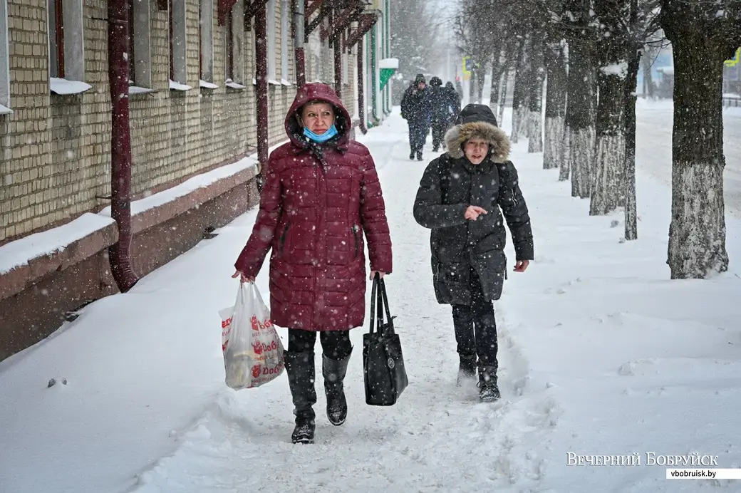 09.02.2021. Бобруйск. Зима оранжевого уровня. Фото: Александра ЧУГУЕВА