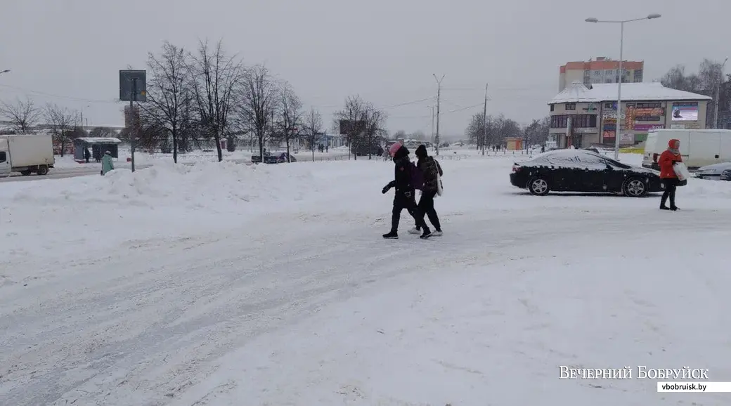 11.02.21, Бобруйск. Состояние стоянки возле ТЦ