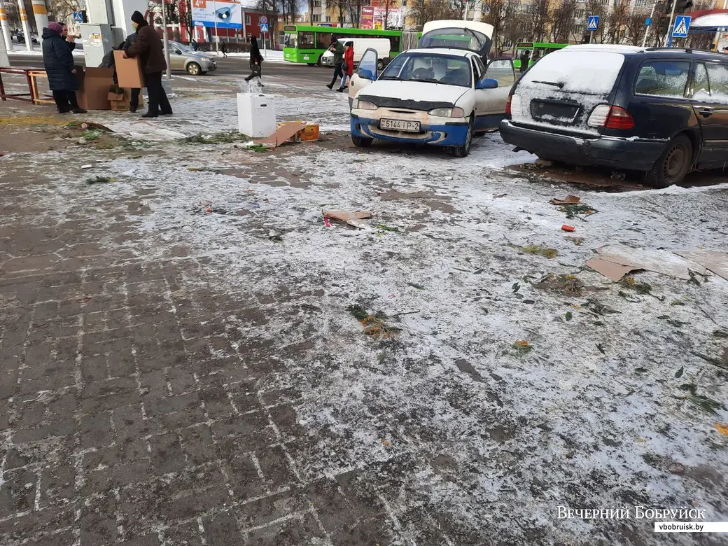 Перекресток улиц Октябрьской и Минской утром 9 марта
