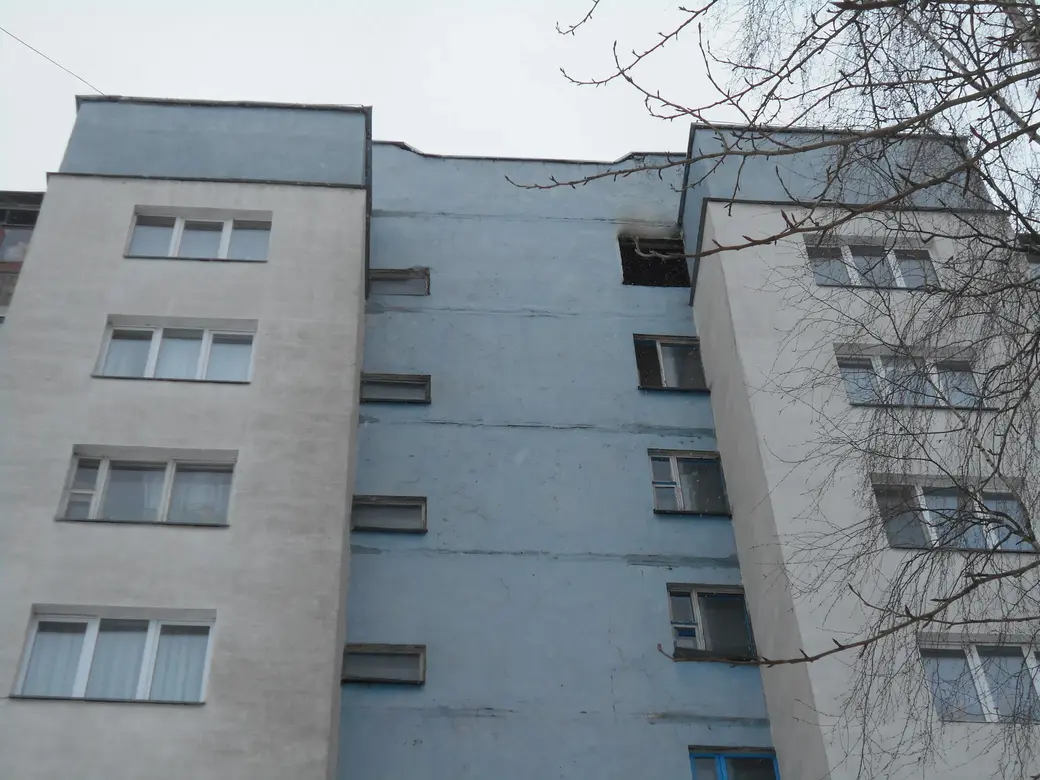 08.03.21г. В Бобруйске в доме на Рокоссовского загорелся технический этаж. Фото: Бобруйский ГРОЧС