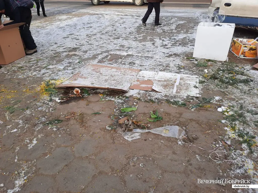 Перекресток улиц Октябрьской и Минской утром 9 марта