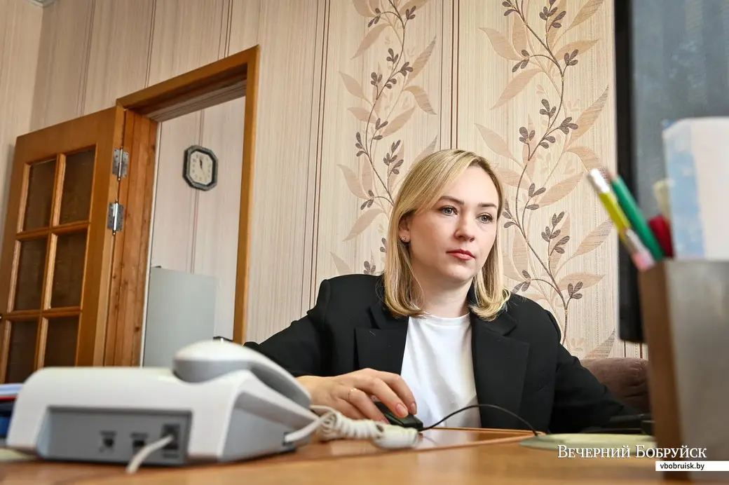19.03.2021. Бобруйск. Метеорологическая станция Бобруйск ГУ «Могилевоблгидромет». На дежурстве техник-метеоролог первой категории Светлана Запорожец