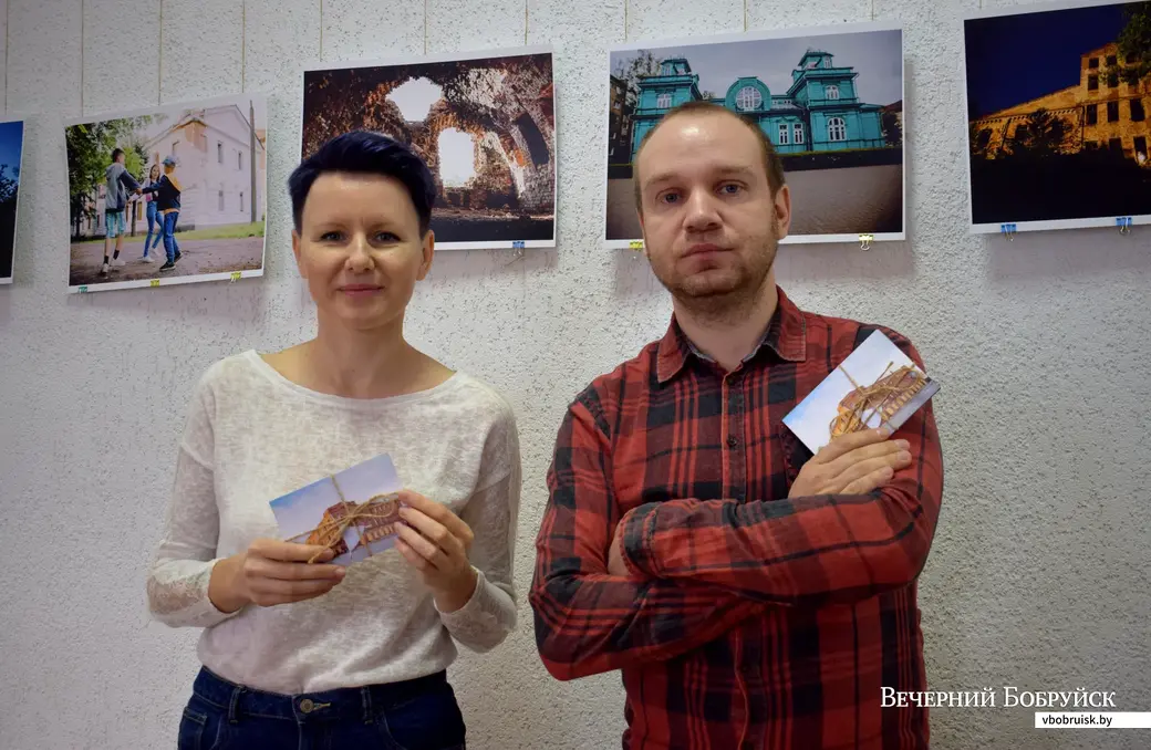 4.04.21. Аўтары сувэнірных паштовак «Жывы Бабруйск» Алеся Лацінская і Валянцін Валянцінаў