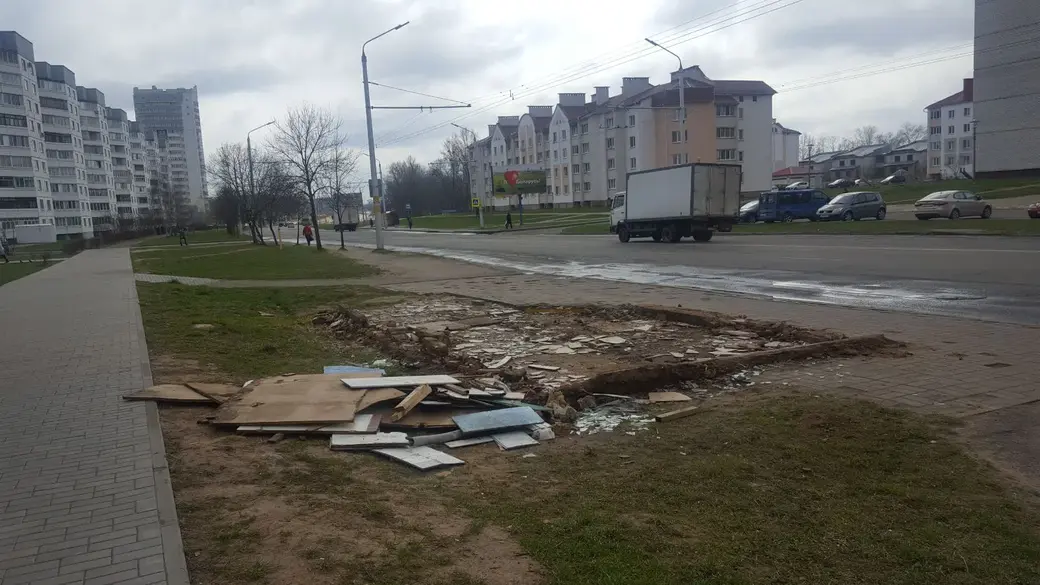Остановка общественного транспорта «5 микрорайон».