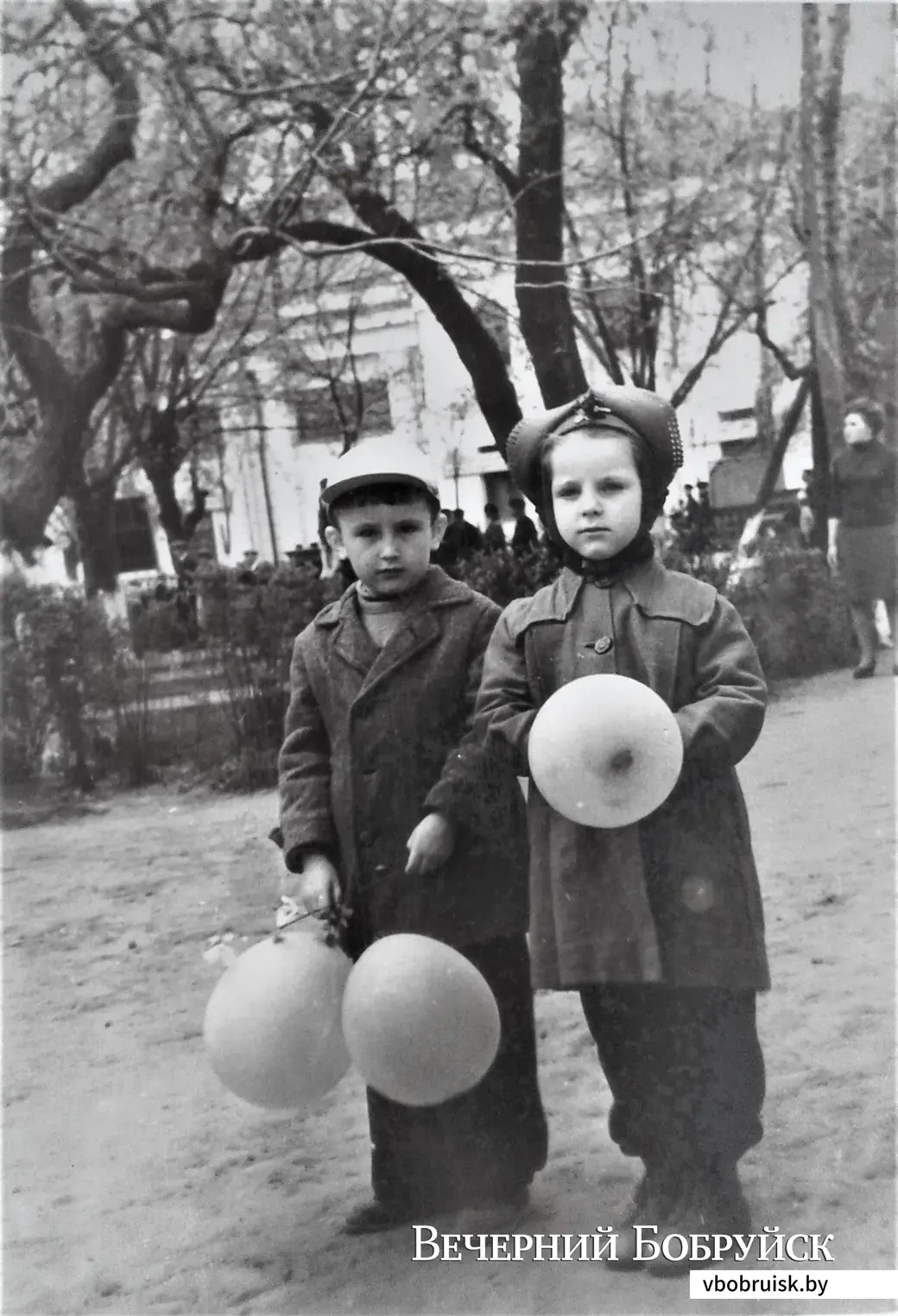 Женя на демонстрации. 1962 год.
