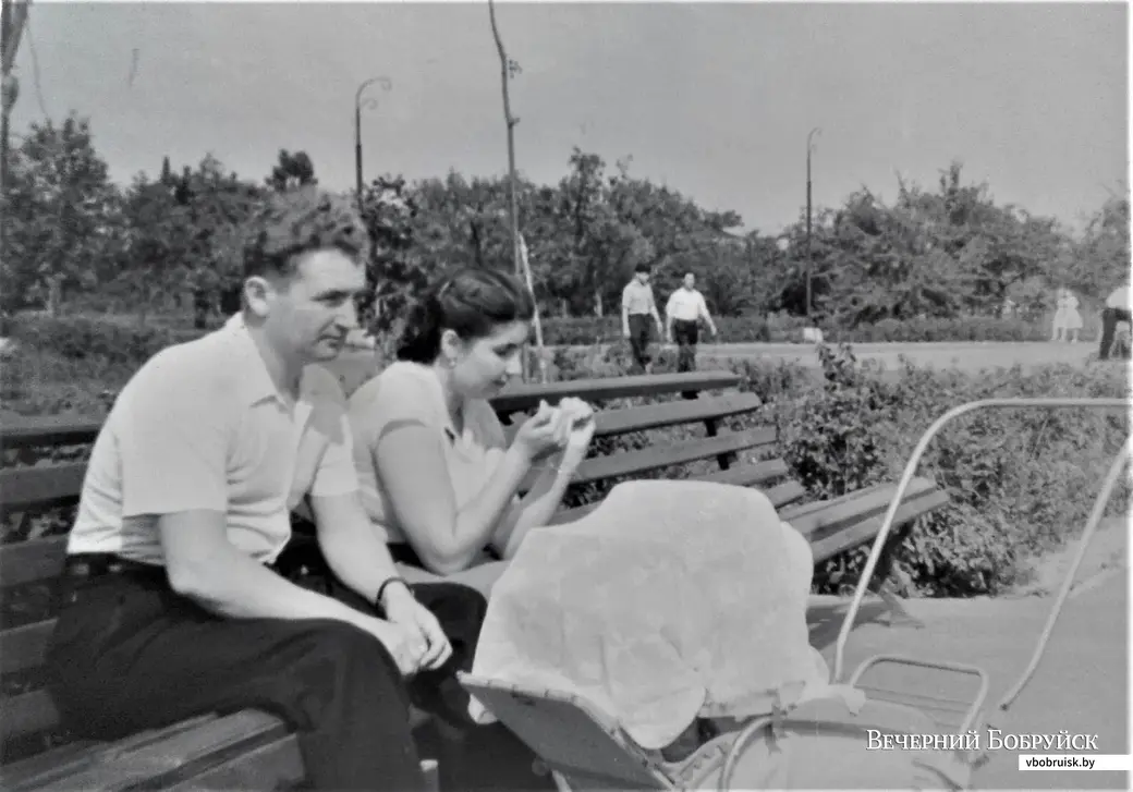 Степан и Соня. Городской парк Бобруйска. 1960 год.
